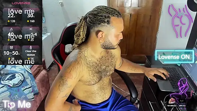 Snapshot of Alex_Dancy5 chatting on 10/24/25, 07:10 Alex Dancy5 online show from 10/24/25, 07:10