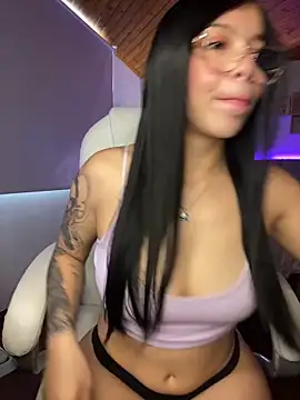 Snapshot of Maddy_Piink chatting on 10/20/25, 06:30 Maddy Piink online show from 10/20/25, 06:30