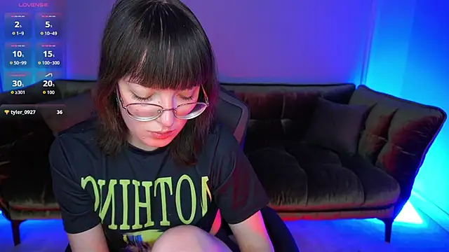 Snapshot of Pixie_Peachh chatting on 10/22/25, 08:30 Pixie Peachh online show from 10/22/25, 08:30