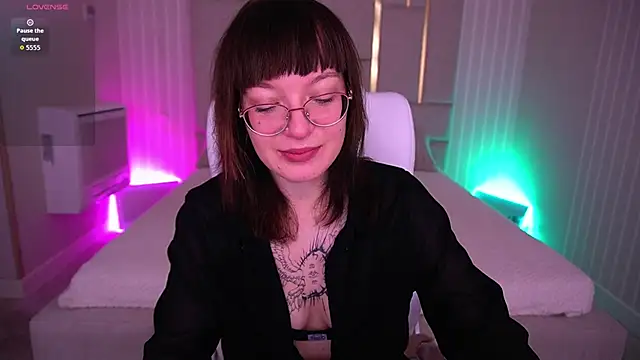 Snapshot of Pixie_Peachh chatting on 11/09/25, 07:28 Pixie Peachh online show from 11/09/25, 07:28