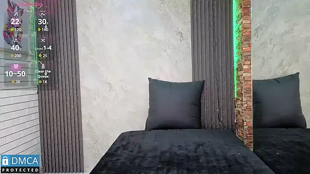 Snapshot of stepha__ chatting on 12/22/25, 10:56 stepha online show from 12/22/25, 10:56