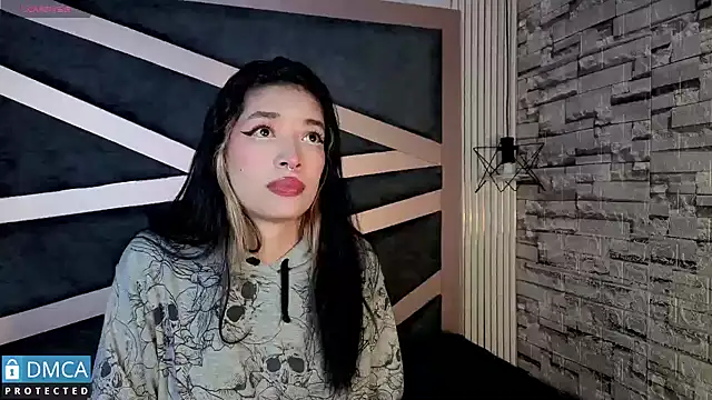 Snapshot of stepha__ chatting on 02/05/26, 11:04 stepha online show from 02/05/26, 11:04