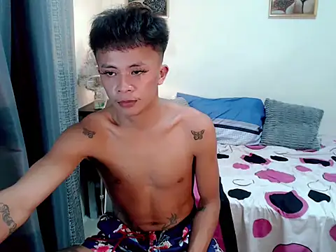 Snapshot of UrAsian_kirk chatting on 09/29/25, 10:31 UrAsian kirk online show from 09/29/25, 10:31