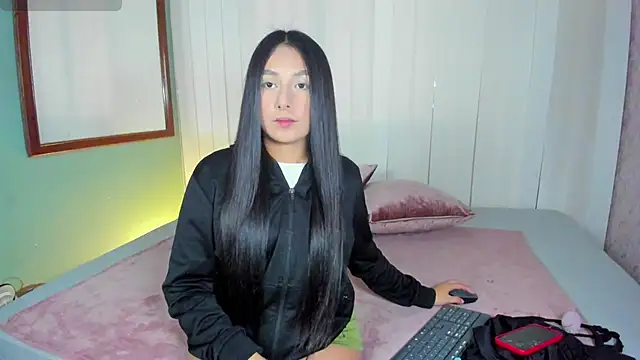 Nahomi key  online show from 11/20/25, 08:08