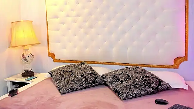 Nahomi key  online show from 12/02/25, 07:42