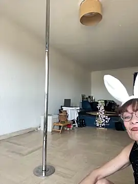 Snapshot of Chris06d22@xh chatting on 04/05/26, 02:03 Chris06d22xh online show from 04/05/26, 02:03