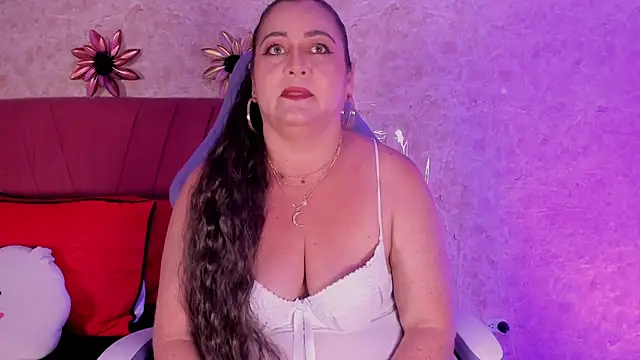 Snapshot of PalomaLombardi chatting on 10/11/25, 08:07 PalomaLombardi online show from 10/11/25, 08:07