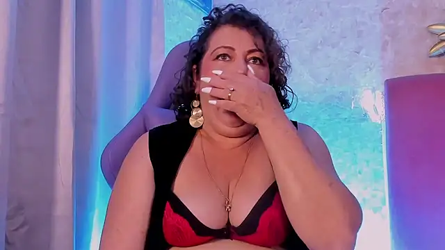 Snapshot of PalomaLombardi chatting on 11/19/25, 08:09 PalomaLombardi online show from 11/19/25, 08:09