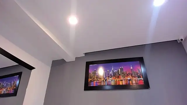 Snapshot of CharlotteCottin chatting on 03/12/26, 11:27 CharlotteCottin online show from 03/12/26, 11:27