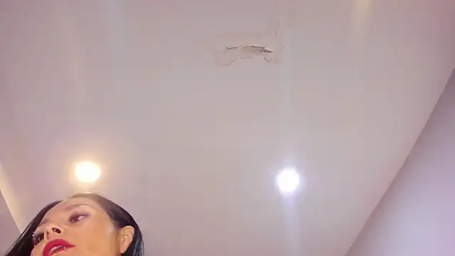 Snapshot of CharlotteCottin chatting on 03/13/26, 11:28 CharlotteCottin online show from 03/13/26, 11:28