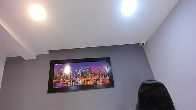 Snapshot of CharlotteCottin chatting on 04/06/26, 11:22 CharlotteCottin online show from 04/06/26, 11:22