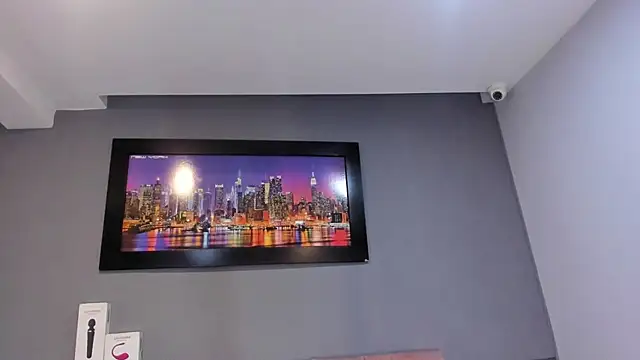 Snapshot of CharlotteCottin chatting on 04/21/26, 04:56 CharlotteCottin online show from 04/21/26, 04:56