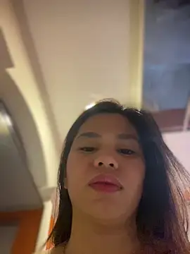 Snapshot of CarleneROSS chatting on 04/17/26, 11:24 CarleneROSS online show from 04/17/26, 11:24