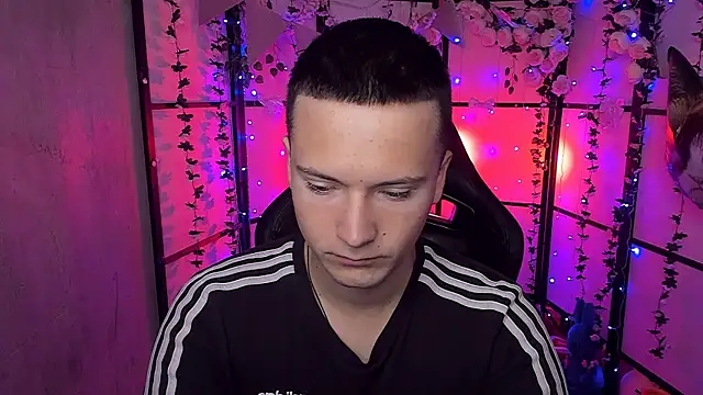 Snapshot of ZackNeal chatting on 09/09/25, 05:40 ZackNeal online show from 09/09/25, 05:40