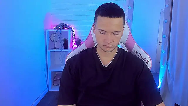 Snapshot of ZackNeal chatting on 09/11/25, 05:18 ZackNeal online show from 09/11/25, 05:18