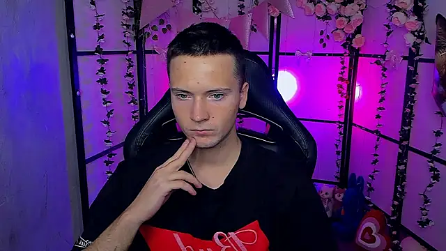 Snapshot of ZackNeal chatting on 09/17/25, 05:20 ZackNeal online show from 09/17/25, 05:20