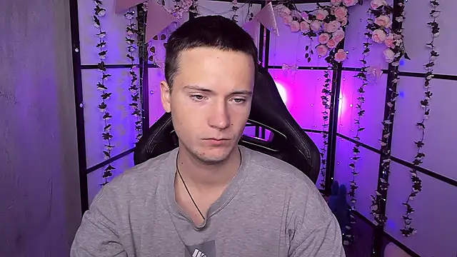 Snapshot of ZackNeal chatting on 09/22/25, 05:20 ZackNeal online show from 09/22/25, 05:20