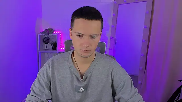 Snapshot of ZackNeal chatting on 09/23/25, 05:43 ZackNeal online show from 09/23/25, 05:43