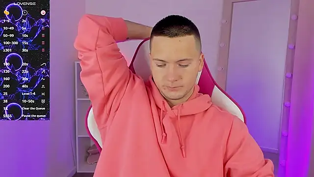 Snapshot of ZackNeal chatting on 10/21/25, 05:41 ZackNeal online show from 10/21/25, 05:41