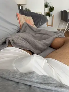 Snapshot of -Styleto chatting on 11/24/25, 11:54 -Styleto online show from 11/24/25, 11:54