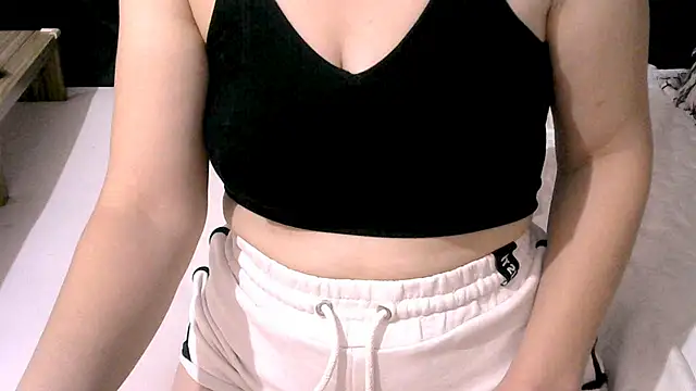 Snapshot of devinantalya chatting on 10/25/25, 01:18 devinantalya online show from 10/25/25, 01:18
