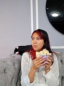 Aria Joness  online show from 11/12/25, 12:16