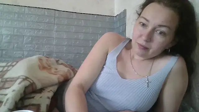Snapshot of DanaNeon chatting on 04/12/26, 08:19 DanaNeon online show from 04/12/26, 08:19