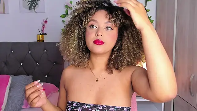 Snapshot of isajonnes18 chatting on 10/18/25, 03:09 isajonnes18 online show from 10/18/25, 03:09