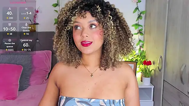 Snapshot of isajonnes18 chatting on 10/21/25, 02:45 isajonnes18 online show from 10/21/25, 02:45