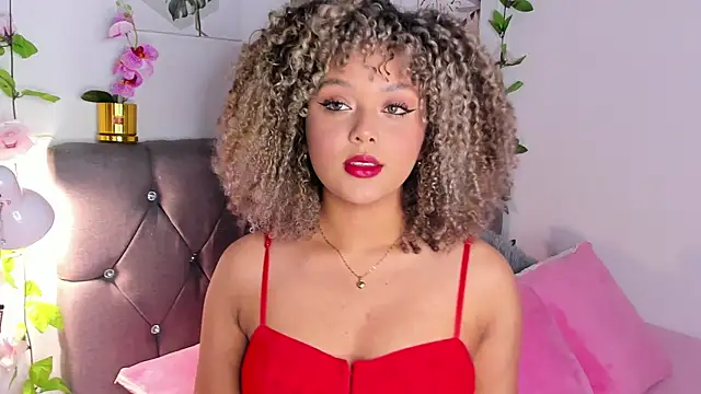 Snapshot of isajonnes18 chatting on 10/24/25, 11:56 isajonnes18 online show from 10/24/25, 11:56