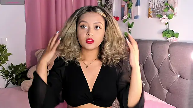 Snapshot of isajonnes18 chatting on 11/27/25, 11:40 isajonnes18 online show from 11/27/25, 11:40