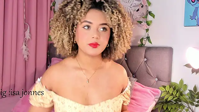 Snapshot of isajonnes18 chatting on 02/08/26, 10:02 isajonnes18 online show from 02/08/26, 10:02