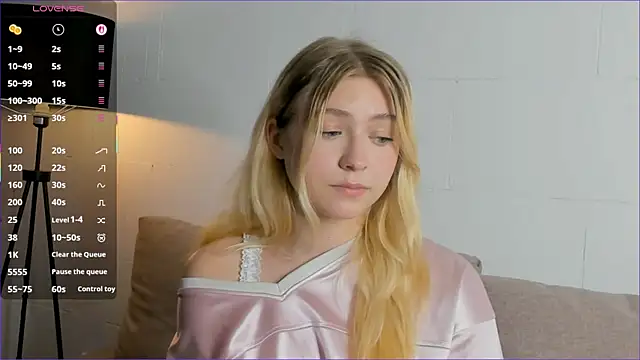 Snapshot of BonnieBodway chatting on 09/09/25, 08:30 BonnieBodway online show from 09/09/25, 08:30