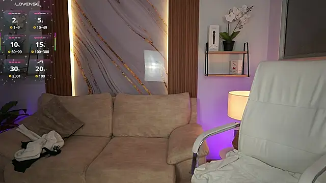 MilaCrave online show from 11/06/25, 11:33