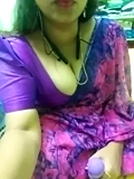 Snapshot of Dimplegirl chatting on 11/28/25, 01:41 Dimplegirl online show from 11/28/25, 01:41