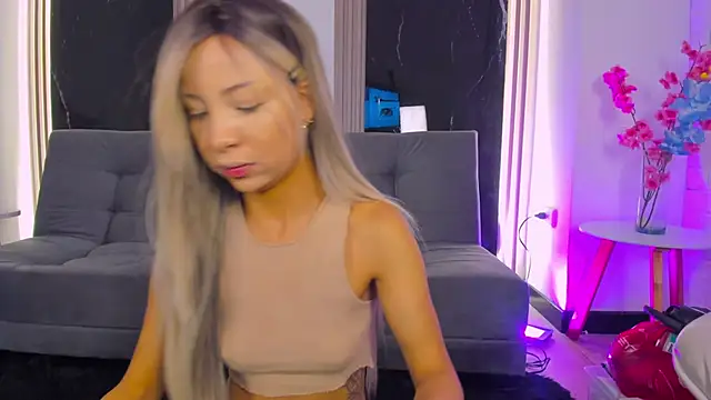 jennie whitee online show from 11/20/25, 11:32