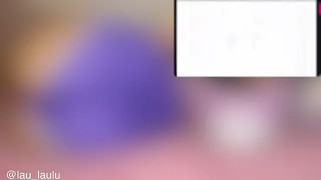 Snapshot of lau_laulu chatting on 11/27/25, 11:51 lau laulu online show from 11/27/25, 11:51