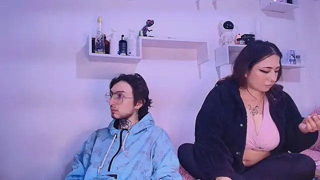 Snapshot of annyharriis chatting on 09/24/25, 03:43 annyharriis online show from 09/24/25, 03:43