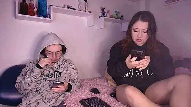 Snapshot of annyharriis chatting on 12/15/25, 07:29 annyharriis online show from 12/15/25, 07:29