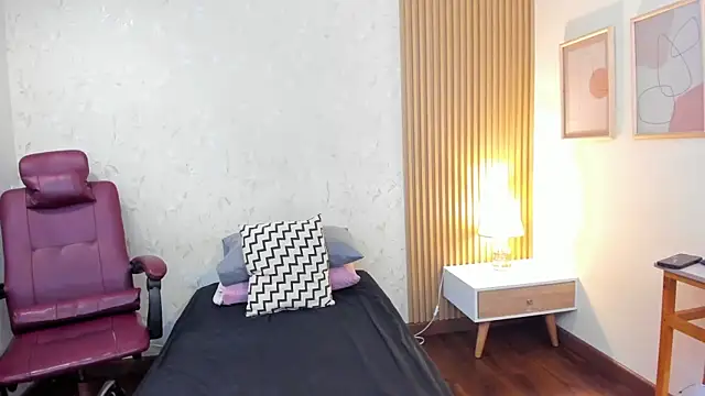 halleylorens online show from 11/07/25, 07:47