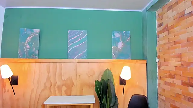 halleylorens online show from 04/14/26, 05:08