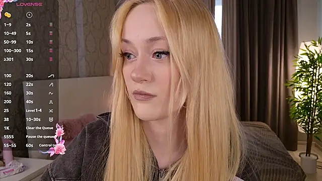 Snapshot of HeyMonkey_ chatting on 11/19/25, 12:16 HeyMonkey online show from 11/19/25, 12:16