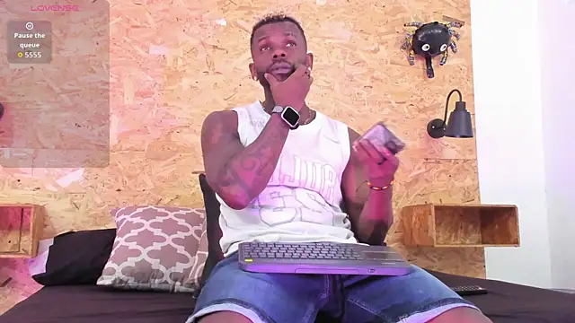 santiblack7 online show from 11/15/25, 02:20