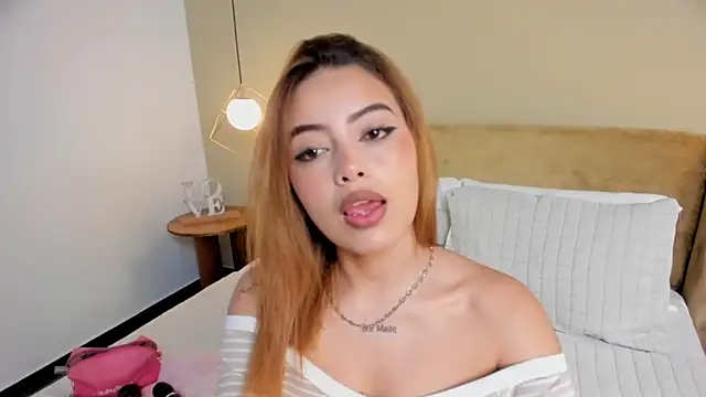 Snapshot of ArianaSilva_ chatting on 09/13/25, 12:05 ArianaSilva  online show from 09/13/25, 12:05