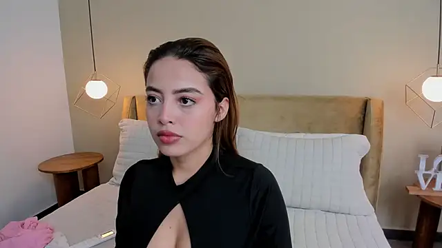 Snapshot of ArianaSilva_ chatting on 09/19/25, 11:55 ArianaSilva  online show from 09/19/25, 11:55