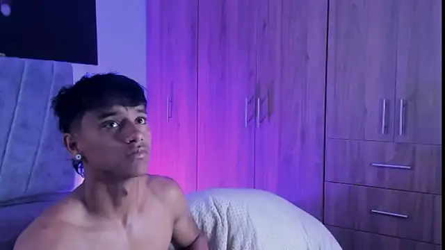 ZYZZ1312 online show from 09/13/25, 07:24