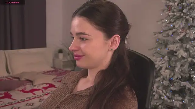 Snapshot of Olivia_Farrell chatting on 12/19/25, 12:45 Olivia Farrell online show from 12/19/25, 12:45