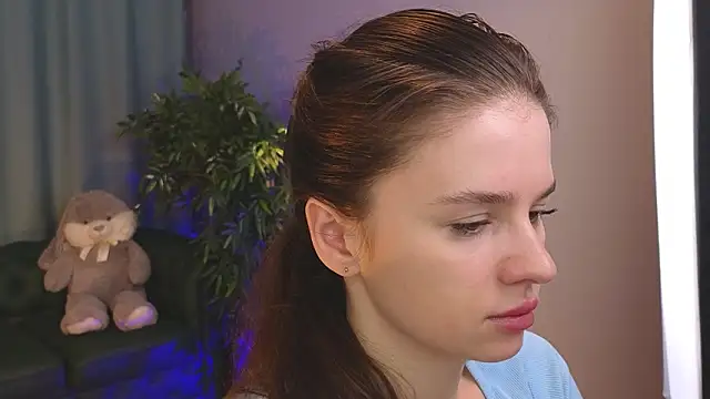 Snapshot of Olivia_Farrell chatting on 03/04/26, 12:11 Olivia Farrell online show from 03/04/26, 12:11