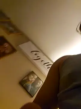 Snapshot of Biglou97 chatting on 03/29/26, 02:11 Biglou97 online show from 03/29/26, 02:11