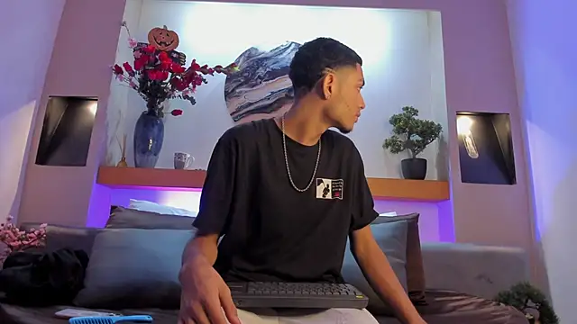 Snapshot of Adonis_WB chatting on 10/11/25, 08:29 Adonis WB online show from 10/11/25, 08:29